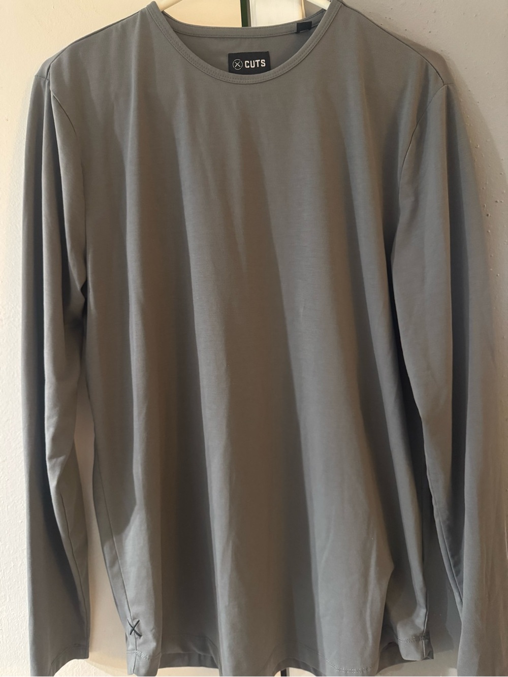 Cuts Clothing Men’s Long Sleeve Crew Neck Shirt - Gray